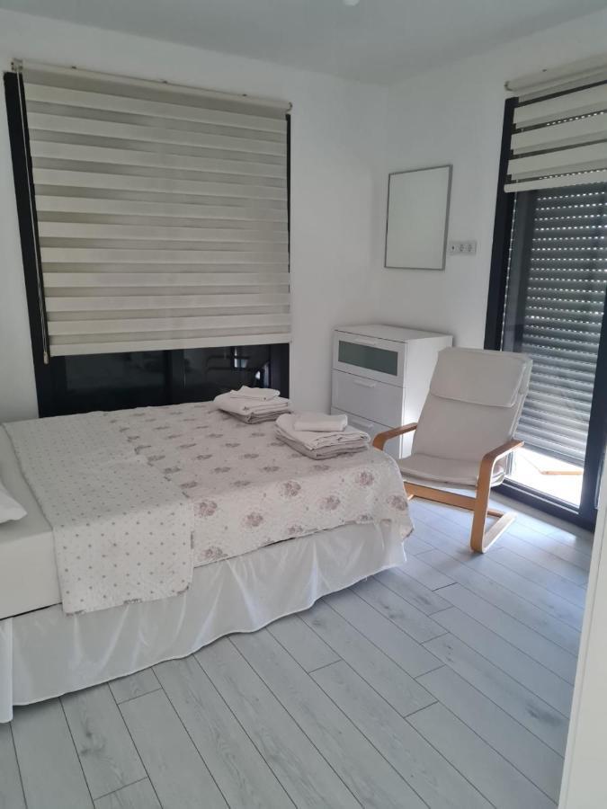 De-Lale Villa Кешме Экстерьер фото